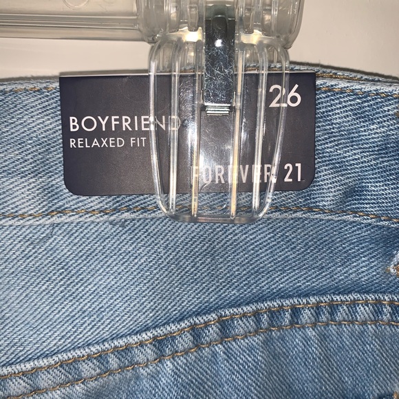 Ripped Boyfriend jeans (Forever 21) - Picture 4 of 7